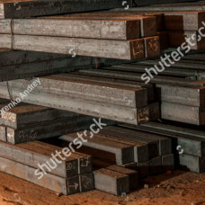 Квадрат чугунный 165х100 мм СЧ20 1.92-2.04 м