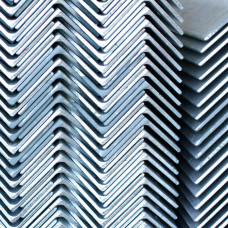 Уголок нержавеющий шлифованный равнополочный 50х50х2 мм 6 м AISI 304